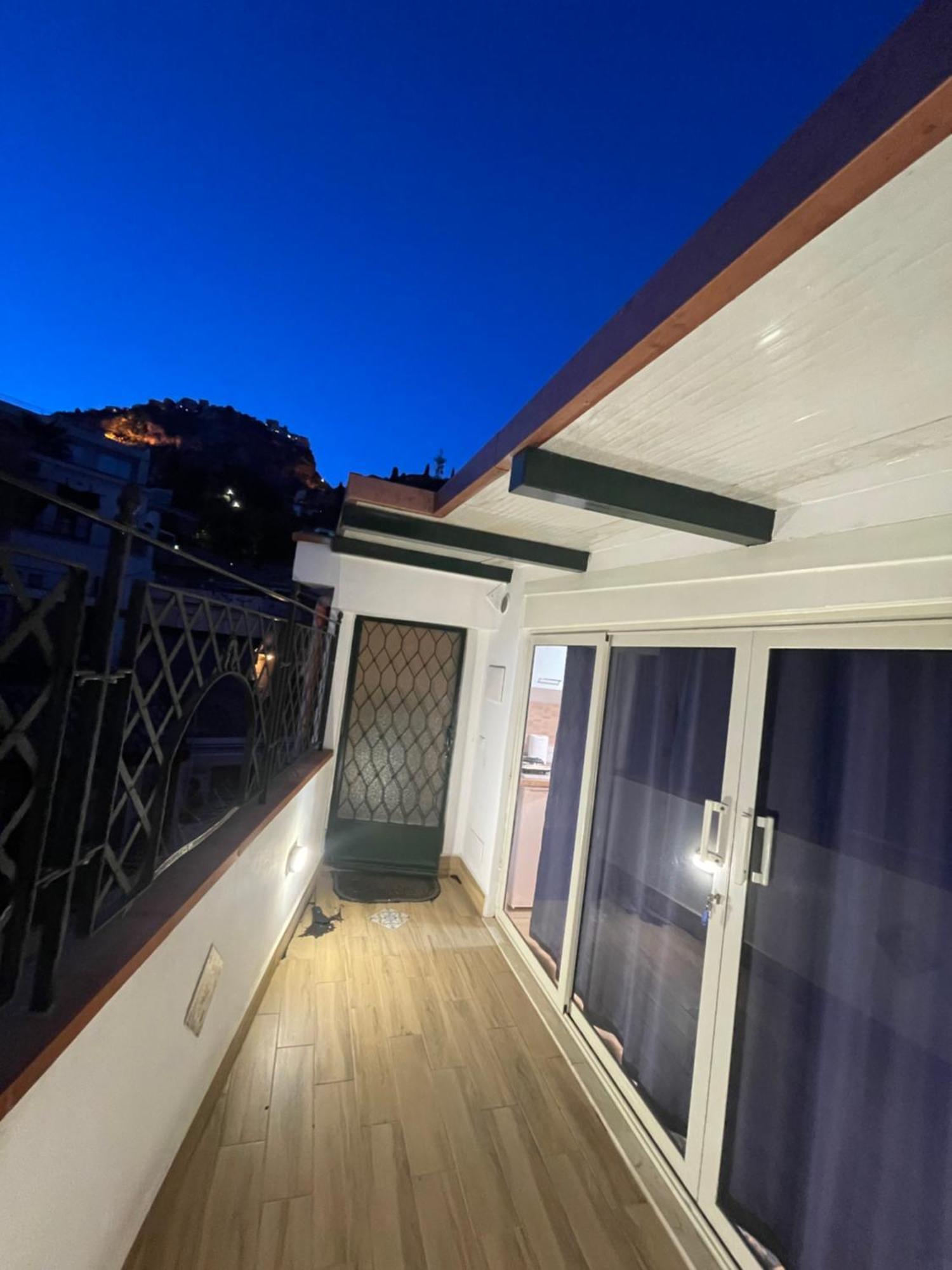 Taormina'S Sun Apartment Екстер'єр фото