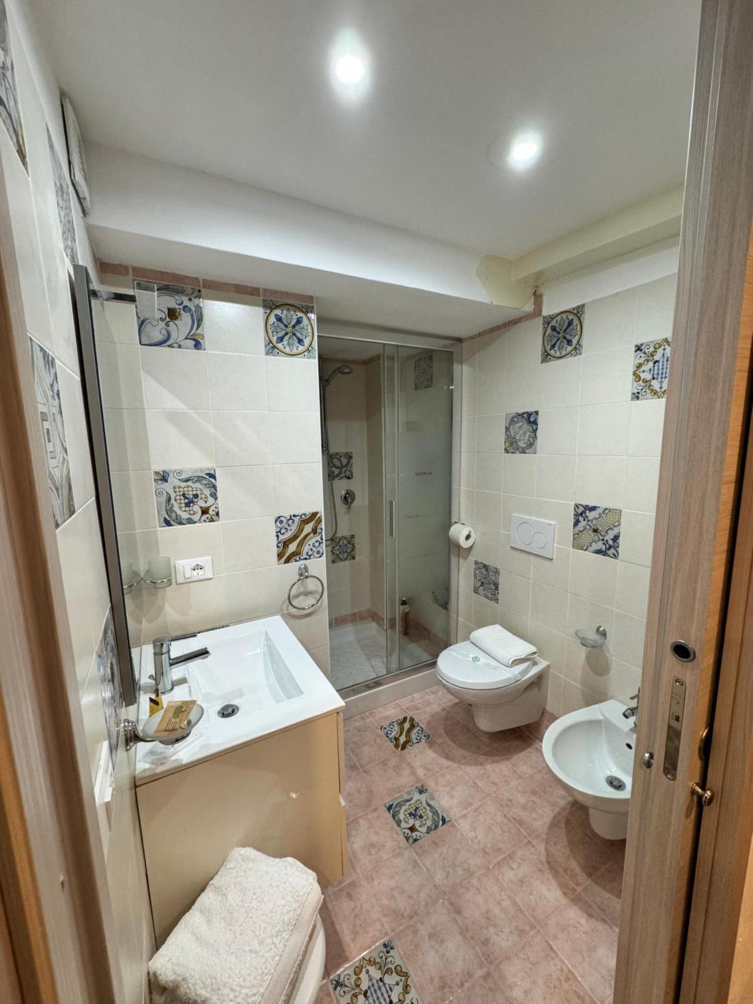Taormina'S Sun Apartment Екстер'єр фото
