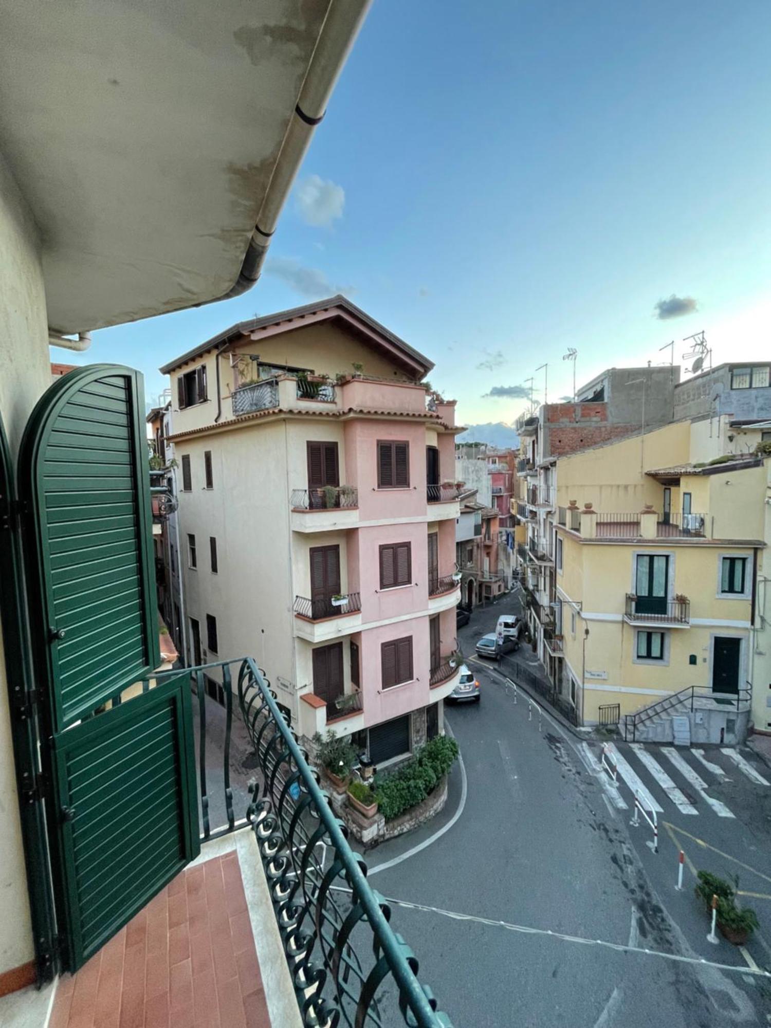 Taormina'S Sun Apartment Екстер'єр фото