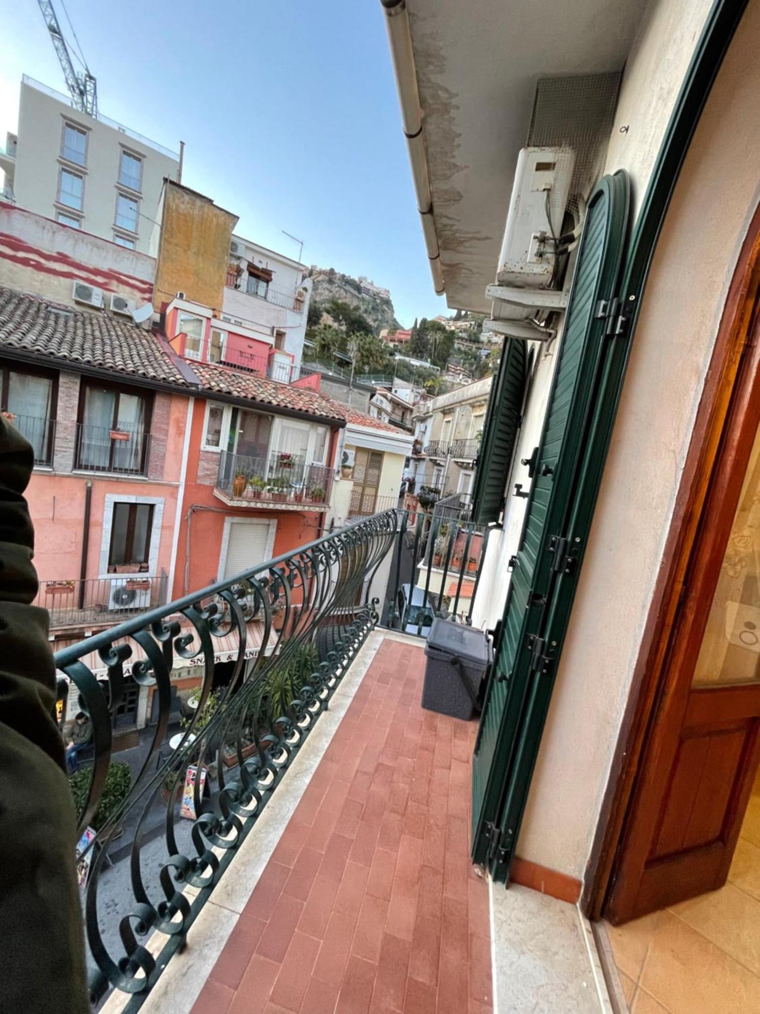 Taormina'S Sun Apartment Екстер'єр фото